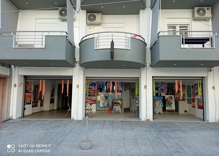 Artistic Rent Rooms & Apartments
